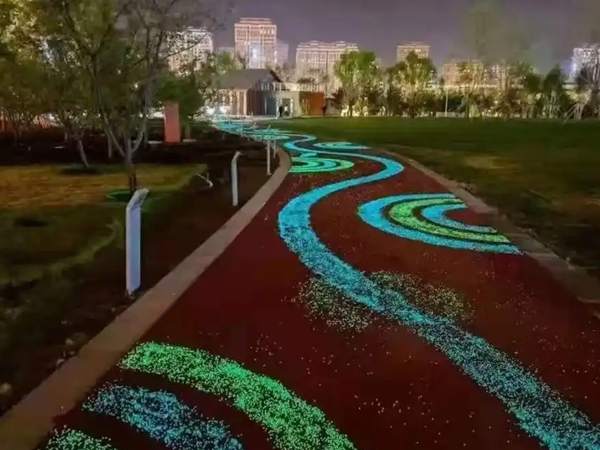 發光瀝青路面施工