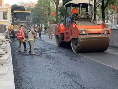 瀝青道路施工